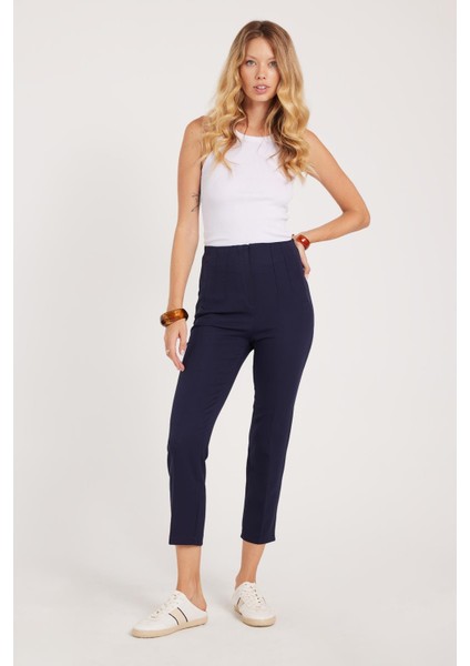 Kadın Relax Fit Rahat Kesim Yüksel Bel Dar Paça Lacivert Pantolon fiyatları