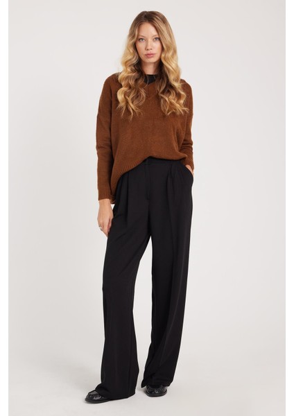 Kadın Regular Fit Klasik Kesim Yüksel Bel Geniş Paça Siyah Pantolon fiyatları