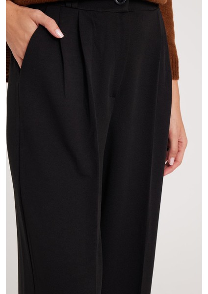 Kadın Regular Fit Klasik Kesim Yüksel Bel Geniş Paça Siyah Pantolon modelleri
