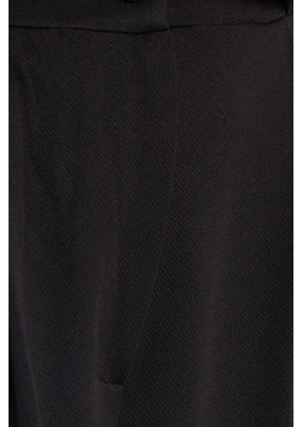 Kadın Regular Fit Klasik Kesim Yüksel Bel Geniş Paça Siyah Pantolon