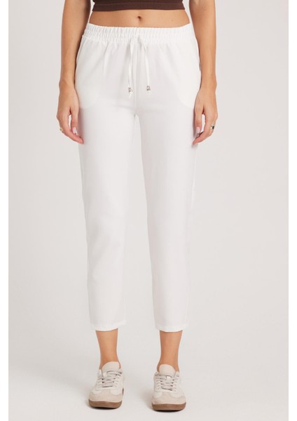 Kadın Relax Fit Rahat Kesim Yüksel Bel Dar Paça Beli Lastikli Bağcıklı beyaz Pantolon