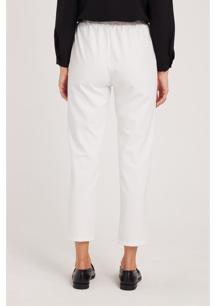 Kadın Relax Fit Rahat Kesim Yüksel Bel Düz Paça Beli Lastikli Beyaz Pantolon