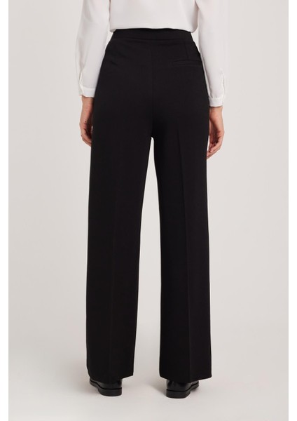 Kadın Regular Fit Klasik Kesim Cırt Kapamalı Geniş Paça Siyah Pantolon