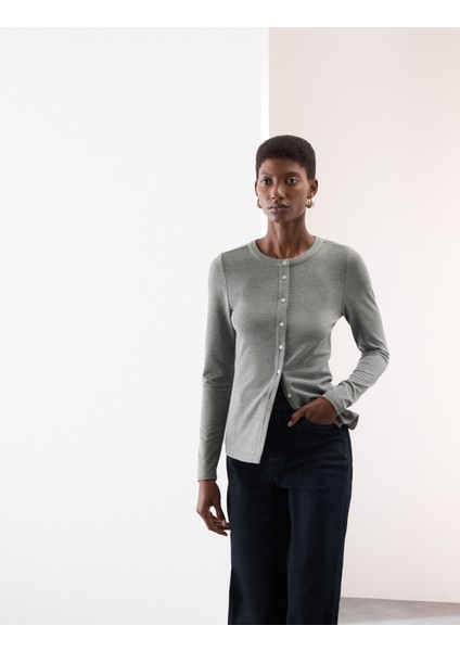 Düğme Detaylı Hırka