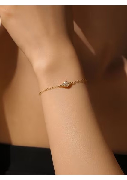 925 Ayar 18K Altın Kaplama Pırlanta Kesim Baget Formlu Bileklik fiyatları