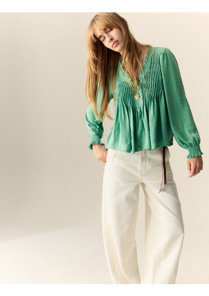 Saten V Yakalı Fırfırlı Pile Detaylı Uzun Kol Bluz fiyatları
