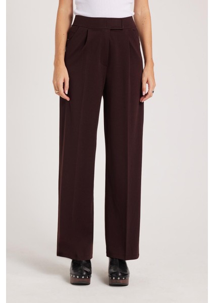 Kadın Regular Fit Klasik Kesim Cırt Kapamalı Geniş Paça Kahverengi Pantolon