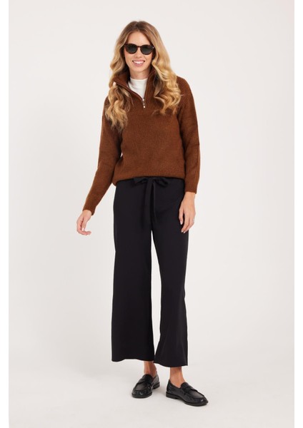Kadın Relax Fit Rahat Kesim Lastikli Kuşak Bağlamalı Geniş Paça Siyah Pantolon indirimleri