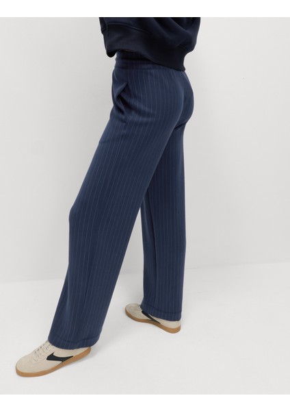 Yumuşak Dokulu Jogger Pantolon indirimleri