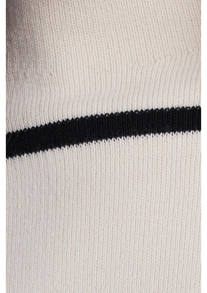 Kadın Oversize Geniş Kesim Yarım Balıkçı Yaka Çizgili Beyaz Kazak