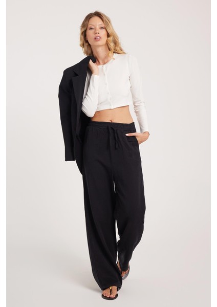 Kadın Regular Fit Klasik Kesim Pamuklu Geniş Paça Siyah Pantolon fırsatları