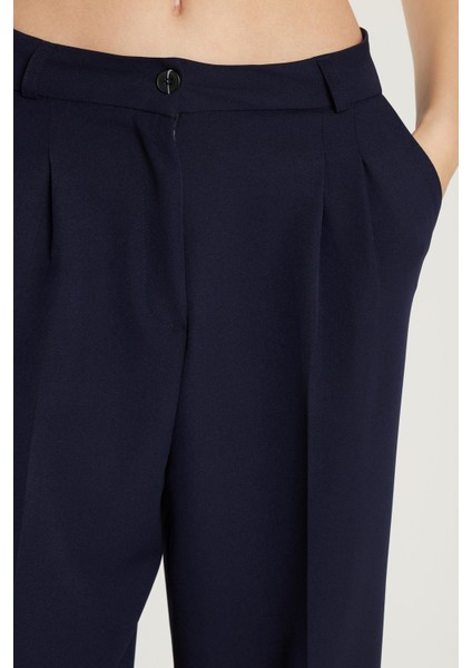 Kadın Regular Fit Pileli Ispanyol Paça lacivert Pantolon fiyatları