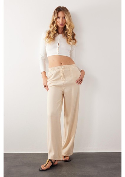 Kadın Regular Fit Klasik Kesim Pamuklu Geniş Paça Bej Pantolon indirimleri