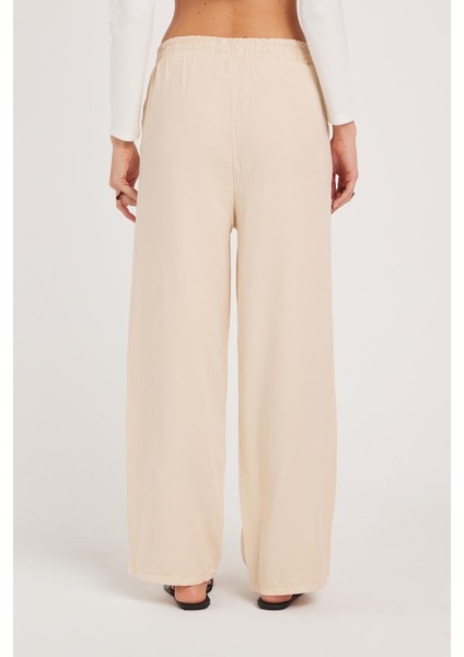 Kadın Regular Fit Klasik Kesim Pamuklu Geniş Paça Bej Pantolon