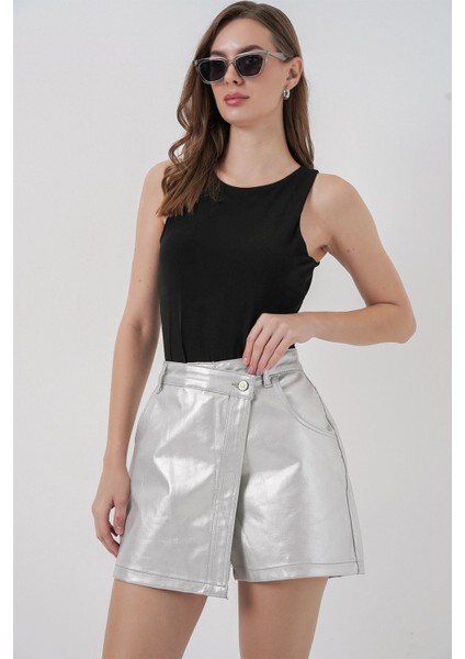Kadın Bdart Düğmeli Yüksek Bel Metalik Kumaş Mini Şort Etek Gümüş Gri