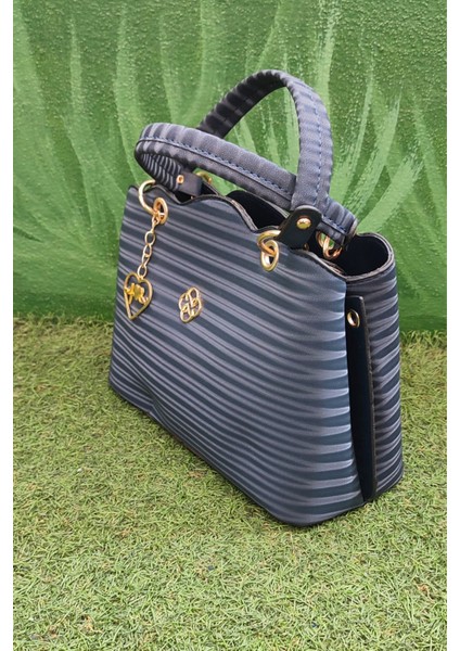 Lacivert Gold Detaylı Kadın Omuz Çantası | Kalp Anahtarlıklı Modern Tasarım fiyatları