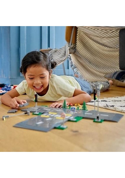 City Yol Zeminleri 60304-5 Yaş ve Üzeri Çocuklar Için City Setleriyle Uyumlu Yaratıcı Oyuncak Yapım Seti (112 Parça) modelleri