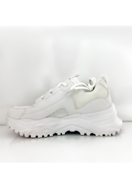 Beyaz Kalın Tabanlı Spor Ayakkabı – Altın Detaylı, Rahat ve Şık fiyatları