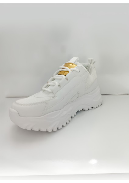 Beyaz Kalın Tabanlı Spor Ayakkabı – Altın Detaylı, Rahat ve Şık indirimleri