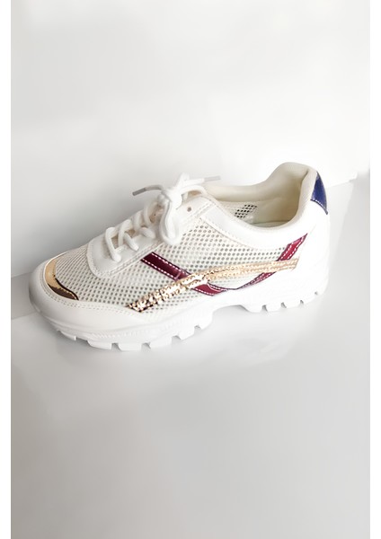 Kadın Spor Ayakkabı – Beyaz Fileli, Konforlu ve Şık Günlük Sneaker fırsatları