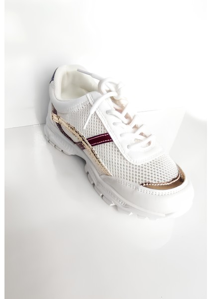 Kadın Spor Ayakkabı – Beyaz Fileli, Konforlu ve Şık Günlük Sneaker