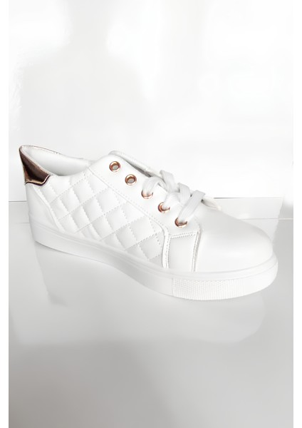 Beyaz Şık Kadın Sneaker | Altın Detaylı Rahat Günlük Ayakkabı modelleri