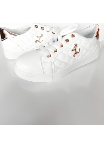 Beyaz Şık Kadın Sneaker | Altın Detaylı Rahat Günlük Ayakkabı