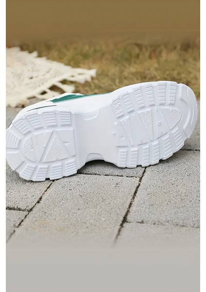 Beyaz Kalın Taban Kadın Spor Ayakkabı – Yeşil ve Gold Detaylı Nefes Alabilen Sneaker fırsatları