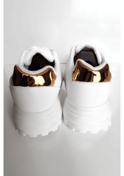 Beyaz Renk Kadın Spor Ayakkabı – Şık ve Konforlu Tasarım fiyatları