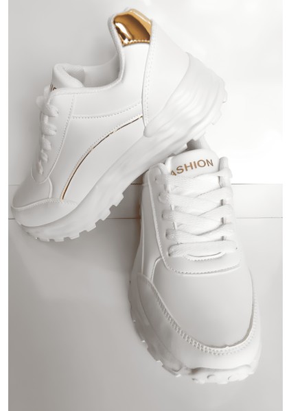 Beyaz Renk Kadın Spor Ayakkabı – Şık ve Konforlu Tasarım indirimleri