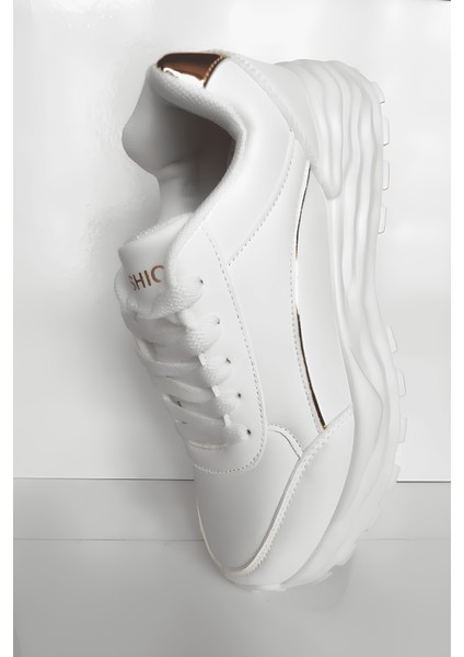 Beyaz Renk Kadın Spor Ayakkabı – Şık ve Konforlu Tasarım