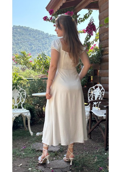 Korseli Balenli Yırtmaç Detaylı Midi Boy Elbise Beyaz indirimleri