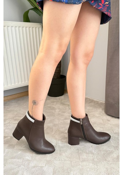 Kadın Trend Acı Kahve Arkadan Taşlı ( 6 cm ) Topuklu Oval Burun Bot modelleri