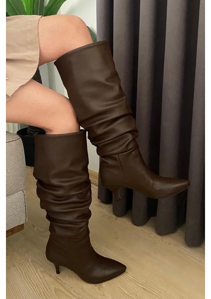 Kadın Tamara Kahverengi Körüklü Sivri Burun Çivi Topuk Çizme fırsatları