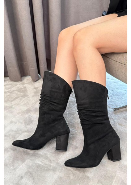 Kadın Saşa Siyah Süet Körüklü Arkadan Fermuarl Kalın Topuklu Sivri Burun Orta Boy Çizme fiyatları