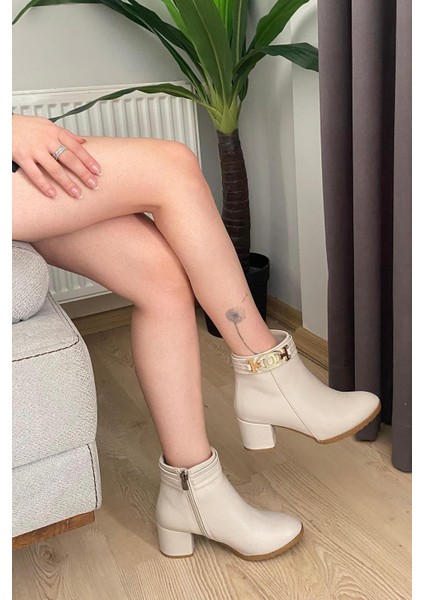 Kadın Hana Krem Cilt Taşlı Tokalı ( 6 cm ) Topuklu Oval Burun Bot modelleri