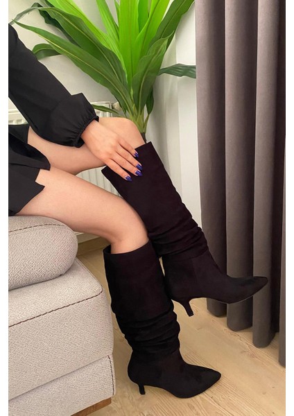 Kadın Tamara Siyah Süet Körüklü Sivri Burun Çivi Topuk Çizme