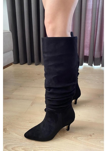 Kadın Tamara Siyah Süet Körüklü Sivri Burun Çivi Topuk Çizme indirimleri