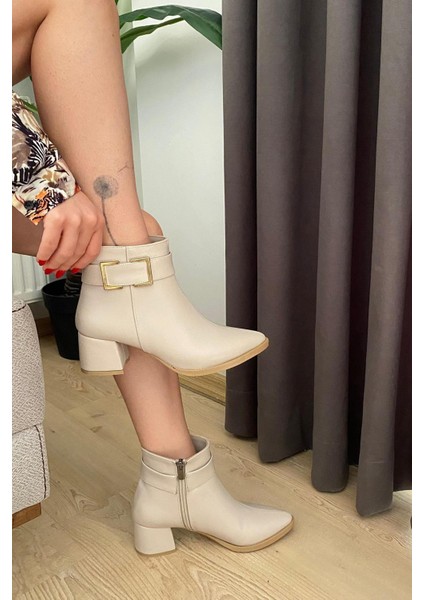 Kadın York Krem Cilt Kare Toka ( 6 cm ) Topuklu Sivri Burun Bot fiyatları