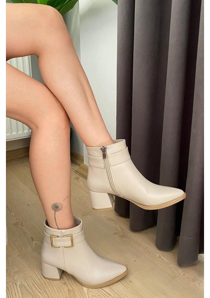 Kadın York Krem Cilt Kare Toka ( 6 cm ) Topuklu Sivri Burun Bot modelleri