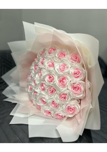 Beyaz Pembe Gül Buketi