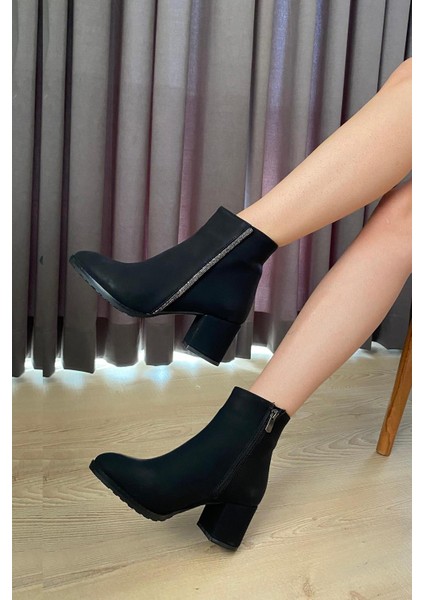 Kadın Trend Siyah Nubuk Yandan Taşlı ( 6 cm ) Topuklu Oval Burun Bot modelleri