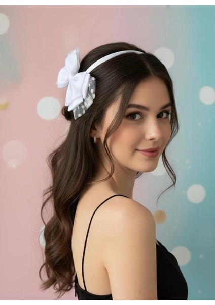 El Yapımı Saten Puantiye Tül Detaylı Fiyonk Taç