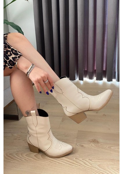 Kadın Vendy Krem Cilt Kısa Topuklu Kovboy Bot fiyatları