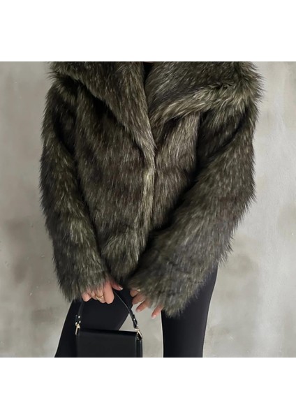 Kadın Kılçıllı Suni Kürk Çıt Çıt ve Cep Detaylı Mont