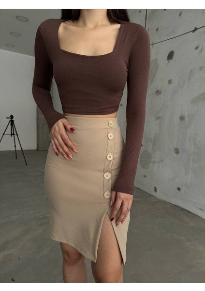 Kadın Yandan Yırtmaçlı Düğme Detaylı Krep Kumaş Likralı Etek