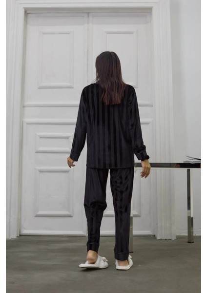 Siyah Gofrajlı Kalp Nakışlı Uzun Kadife Pijama Takımı fiyatları