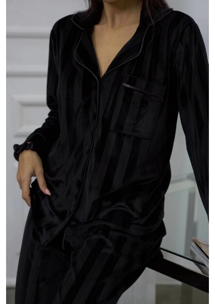 Siyah Gofrajlı Kalp Nakışlı Uzun Kadife Pijama Takımı modelleri