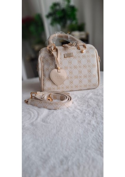 Kadın Omuz ve El Çantası