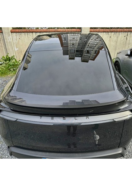 Tesla Model Y Juniper Pro Version Mat Black Spoiler modelleri